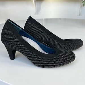 Betabrand Late to the Gate Heels Black W6.5